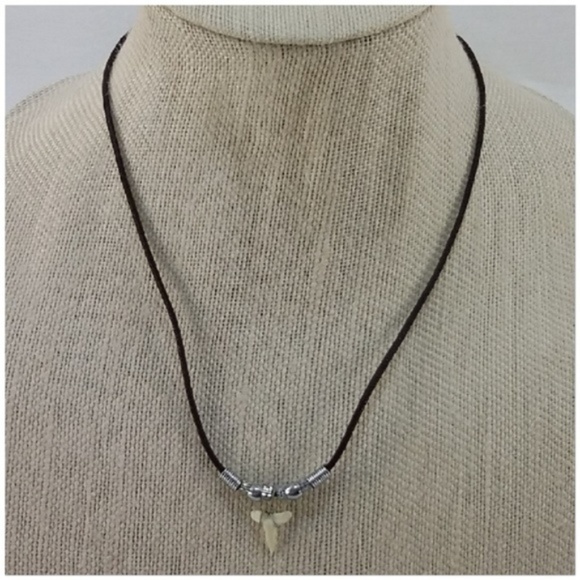 Glow In the Dark Pendant Necklace. - Picture 1 of 8